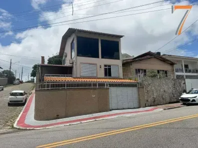 Casa com 3 Quartos à venda, 140m² no Coloninha, Florianópolis