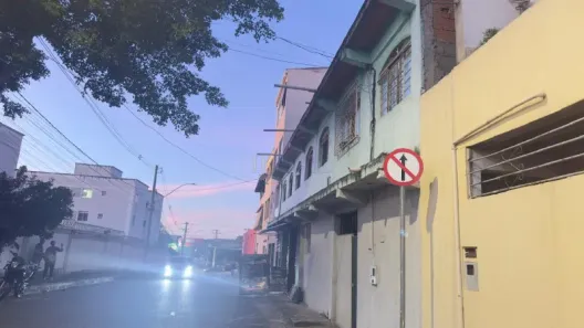 Casa com 2 Quartos à venda, 360m² no Jardim Laguna, Contagem