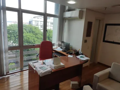 Sala Comercial à venda, 33m² no Moinhos de Vento, Porto Alegre