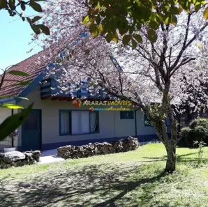 Fazenda/Sítio com 5 Quartos à venda, 212m² no Residencial Village Serrano, São Bento do Sapucaí