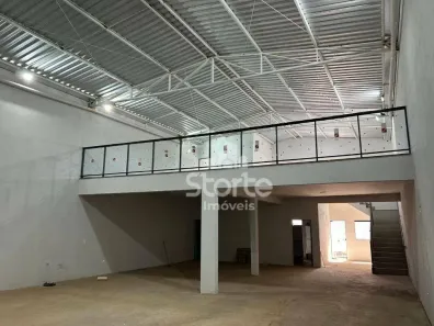 Galpão/Depósito/Armazém para alugar, 345m² no Alto Umuarama, Uberlândia