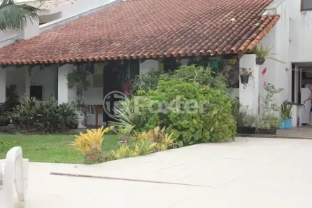 Casa com 5 Quartos à venda, 390m² no Vila Nova, Porto Alegre