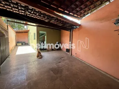 Casa com 2 Quartos à venda, 137m² no Alvorada, Contagem