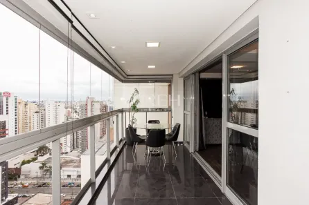 Apartamento com 3 Quartos para alugar, 134m² no Batel, Curitiba
