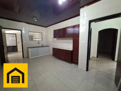 Casa com 2 Quartos para alugar, 200m² no Vila Noêmia, Mauá