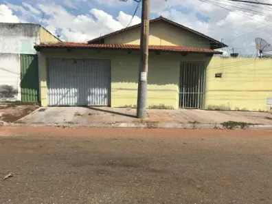 Casa com 3 Quartos à venda, 214m² no Jardim América, Goiânia