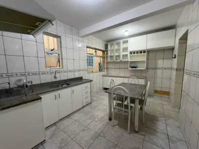 Casa com 4 Quartos para alugar, 246m² no Padre Eustáquio, Belo Horizonte