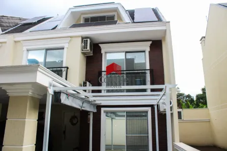 Sobrado com 3 Quartos à venda, 135m² no Xaxim, Curitiba