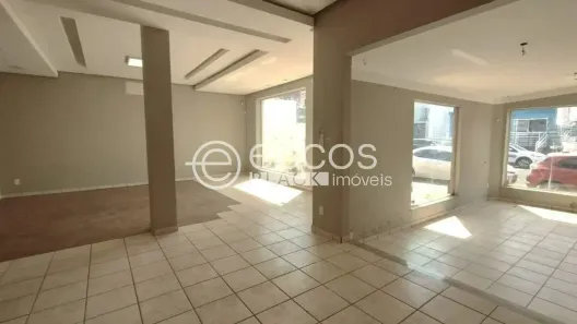 Imóvel Comercial à venda, 313m² no Lídice, Uberlândia