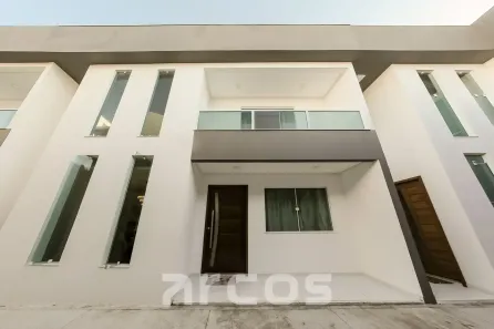 Sobrado com 3 Quartos à venda, 253m² no Coroa do Meio, Aracaju