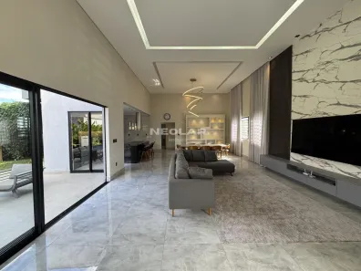 Casa de Condomínio com 4 Quartos para alugar, 243m² no Gran Park, Vespasiano