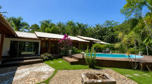 Casa com 3 Quartos para alugar, 313m² no Rio Tavares, Florianópolis