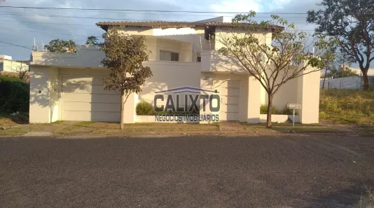 Casa com 3 Quartos à venda, 273m² no Jardim Karaíba, Uberlândia