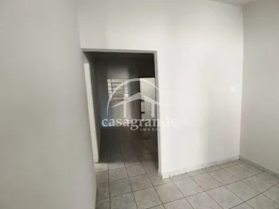 Casa com 2 Quartos para alugar, 60m² no Centro, Uberlândia