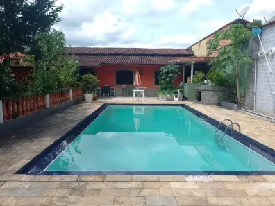 Casa com 2 Quartos à venda, 107m² no Centro, Guapimirim