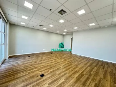 Sala Comercial para alugar, 123m² no Vila Cordeiro, São Paulo