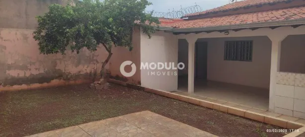 Casa com 2 Quartos à venda, 160m² no Jardim Patrícia, Uberlândia