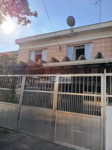 Sobrado com 3 Quartos à venda, 171m² no Vila Scarpelli, Santo André