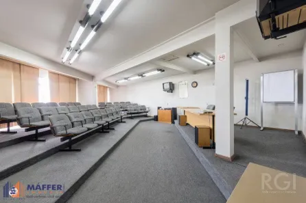 Prédio Comercial com 10 Quartos à venda, 2203m² no Navegantes, Porto Alegre