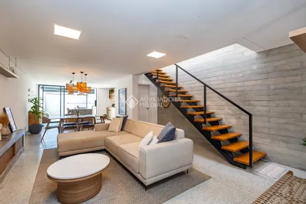 Sobrado com 3 Quartos à venda, 174m² no Água Verde, Curitiba