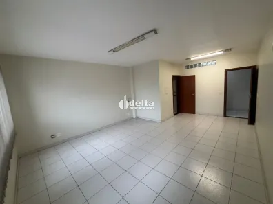 Ponto Comercial para alugar, 31m² no Presidente Roosevelt, Uberlândia