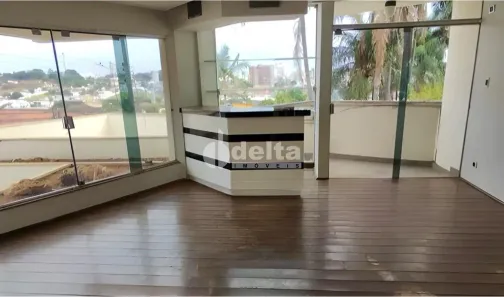 Casa com 4 Quartos à venda, 356m² no Tabajaras, Uberlândia
