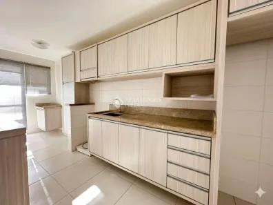 Apartamento com 2 Quartos para alugar, 81m² no Barreiros, São José