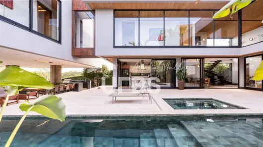 Casa de Condomínio com 4 Quartos à venda, 722m² no Jardins Munique, Goiânia