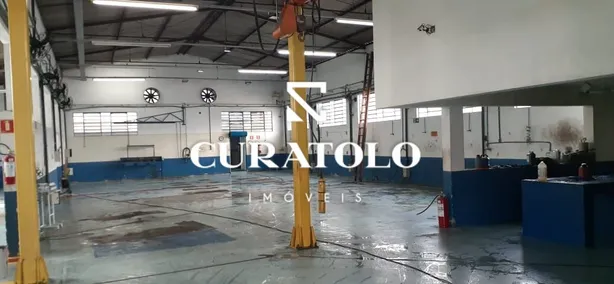 Galpão/Depósito/Armazém à venda, 690m² no Vila Valparaíso, Santo André