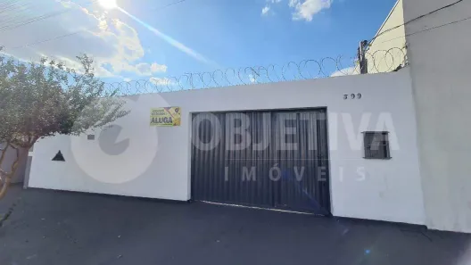 Casa com 1 Quarto para alugar, 60m² no Carajás, Uberlândia