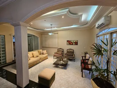 Casa com 3 Quartos para alugar, 200m² no Da Paz, Manaus