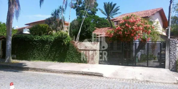 Casa com 4 Quartos à venda, 350m² no Itaipu, Niterói