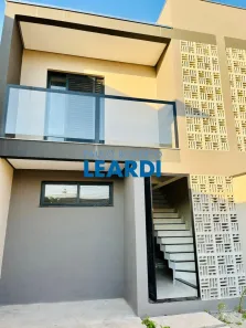 Sobrado com 3 Quartos à venda, 130m² no Jardim das Acácias, Poços de Caldas