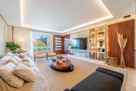 Casa com 3 Quartos à venda, 281m² no Chácara das Pedras, Porto Alegre