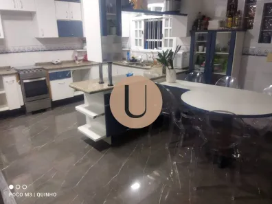 Casa com 4 Quartos à venda, 295m² no Jardim Nice, São Paulo