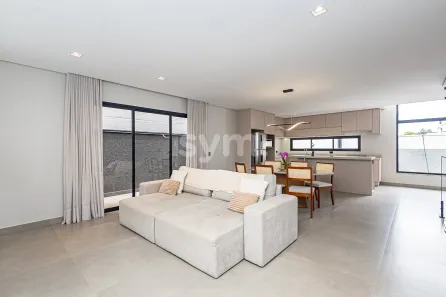 Casa de Condomínio com 3 Quartos à venda, 148m² no Santa Cândida, Curitiba
