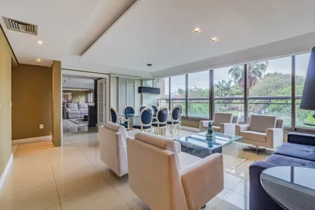 Apartamento com 3 Quartos à venda, 261m² no Três Figueiras, Porto Alegre