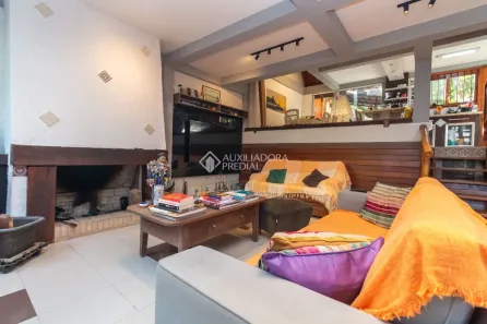 Casa com 3 Quartos à venda, 157m² no Espírito Santo, Porto Alegre
