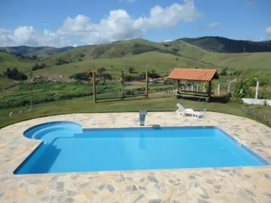 Fazenda/Sítio com 4 Quartos à venda, 580m² no San Marino, Piracaia