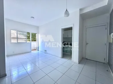 Apartamento com 2 Quartos para alugar, 70m² no Passo da Areia, Porto Alegre