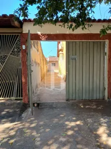 Casa com 2 Quartos para alugar, 50m² no Jardim América, Goiânia