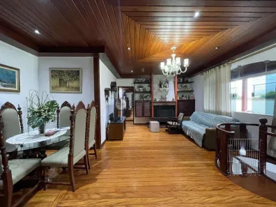 Casa com 5 Quartos à venda, 290m² no Alto, Teresópolis