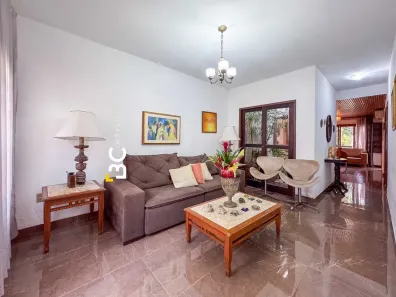 Casa com 3 Quartos à venda, 220m² no Jardim Botânico, Porto Alegre