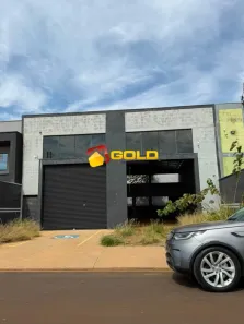 Galpão/Depósito/Armazém à venda, 300m² no Novo Mundo, Uberlândia