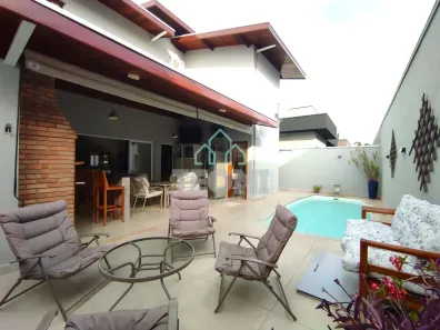 Sobrado com 4 Quartos à venda, 230m² no Piracangaguá, Taubaté