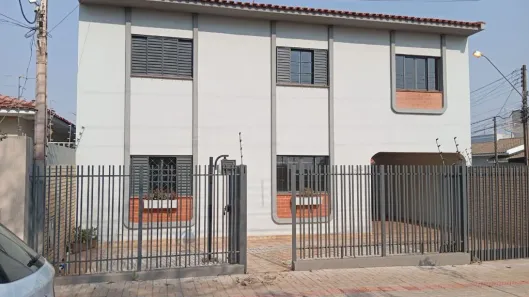 com 3 Quartos para alugar, 212m² no Vila São João, Arapongas