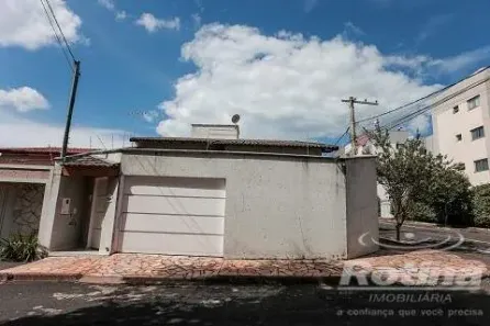 Casa com 3 Quartos à venda, 180m² no Segismundo Pereira, Uberlândia