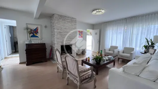 Casa com 6 Quartos para alugar, 32500m² no Jardim Cascata, Teresópolis