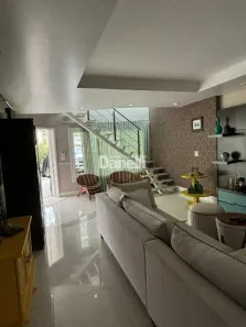 Sobrado com 3 Quartos à venda, 194m² no Jardim Jaraguá, Taubaté