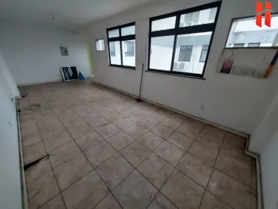 Sala Comercial à venda, 42m² no Jardim Vinte e Cinco de Agosto, Duque de Caxias